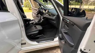 BMW 2 Series Touring 2016 218i Traje de diseño deportivo interior foto 8 BMW 2 Series Touring 2016 218i Traje de diseño deportivo interior foto 8