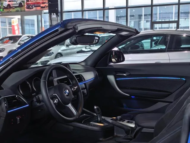 BMW 2 Series 2018 225i Coupé convertible Tipo de lujo M Conjunto deportivo interior foto 9 BMW 2 Series 2018 225i Coupé convertible Tipo de lujo M Conjunto deportivo interior foto 9