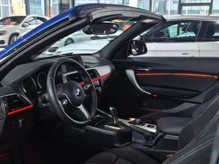 BMW 2 Series 2018 225i Coupé convertible Tipo de lujo M Conjunto deportivo interior foto 10 BMW 2 Series 2018 225i Coupé convertible Tipo de lujo M Conjunto deportivo interior foto 10