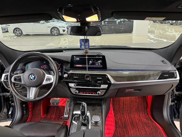 BMW 6 Series GT 2020 630i M Conjunto deportivo interior foto 7 BMW 6 Series GT 2020 630i M Conjunto deportivo interior foto 7