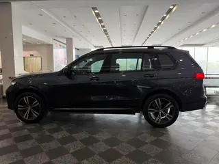 BMW X7 2020 xDrive40i Tipo de lujo M Conjunto deportivo exterior foto 3 BMW X7 2020 xDrive40i Tipo de lujo M Conjunto deportivo exterior foto 3
