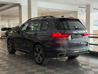 BMW X7 2020 xDrive40i Tipo de lujo M Conjunto deportivo exterior foto 4 BMW X7 2020 xDrive40i Tipo de lujo M Conjunto deportivo exterior foto 4