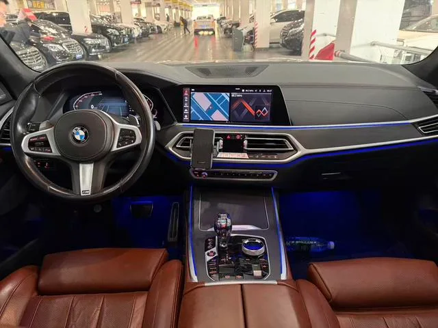 BMW X7 2020 xDrive40i Tipo de lujo M Conjunto deportivo interior foto 10 BMW X7 2020 xDrive40i Tipo de lujo M Conjunto deportivo interior foto 10
