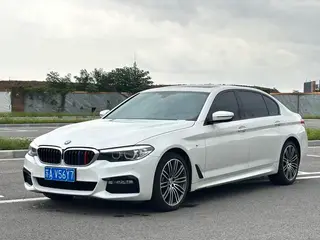 BMW 5 Series 2018 Restyling 530Li Leading Type M Sports suit exterior photo 1 BMW 5 Series 2018 Restyling 530Li Leading Type M Sports suit exterior photo 1