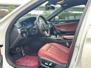 BMW 5 Series 2018 Restyling 530Li Leading Type M Sports suit exterior photo 3 BMW 5 Series 2018 Restyling 530Li Leading Type M Sports suit exterior photo 3