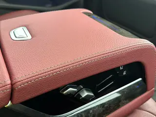 BMW 5 Series 2018 Restyling 530Li Leading Type M Sports suit interior photo 13 BMW 5 Series 2018 Restyling 530Li Leading Type M Sports suit interior photo 13