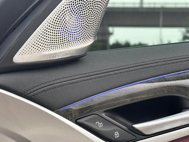 BMW 5 Series 2018 Restyling 530Li Leading Type M Sports suit interior photo 14 BMW 5 Series 2018 Restyling 530Li Leading Type M Sports suit interior photo 14