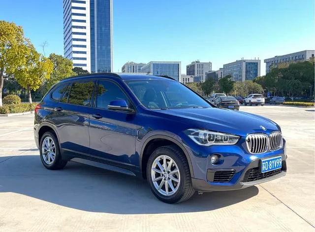 BMW X1 2019 sDrive18Li Style tendance extérieur photo 2 BMW X1 2019 sDrive18Li Style tendance extérieur photo 2
