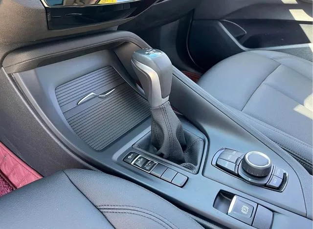 BMW X1 2019 sDrive18Li Style tendance intérieur photo 9 BMW X1 2019 sDrive18Li Style tendance intérieur photo 9