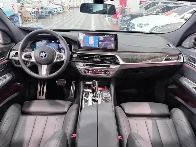 BMW 6 Series GT 2022 630i M Conjunto deportivo exterior foto 8