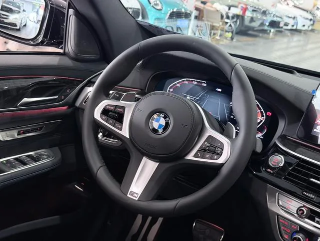 BMW 6 Series GT 2022 630i M Conjunto deportivo interior foto 16
