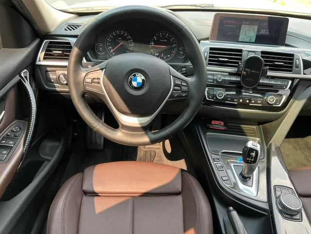 BMW 3 Series 2019 320Li Estilo de moda exterior foto 4 BMW 3 Series 2019 320Li Estilo de moda exterior foto 4