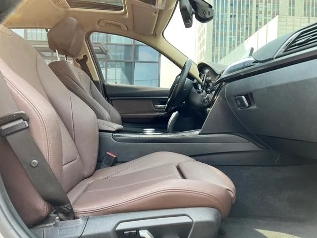 BMW 3 Series 2019 320Li Estilo de moda exterior foto 6 BMW 3 Series 2019 320Li Estilo de moda exterior foto 6