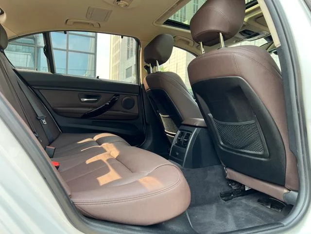 BMW 3 Series 2019 320Li Estilo de moda interior foto 8 BMW 3 Series 2019 320Li Estilo de moda interior foto 8