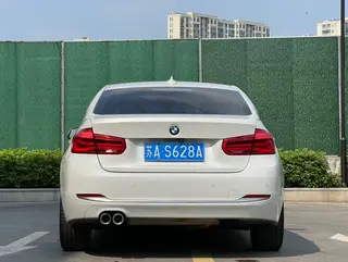 BMW 3 Series 2019 320Li Estilo de moda interior foto 11 BMW 3 Series 2019 320Li Estilo de moda interior foto 11