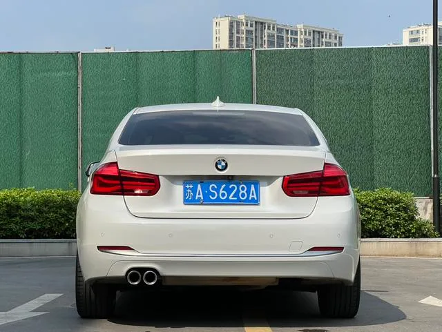 BMW 3 Series 2019 320Li Estilo de moda interior foto 11 BMW 3 Series 2019 320Li Estilo de moda interior foto 11