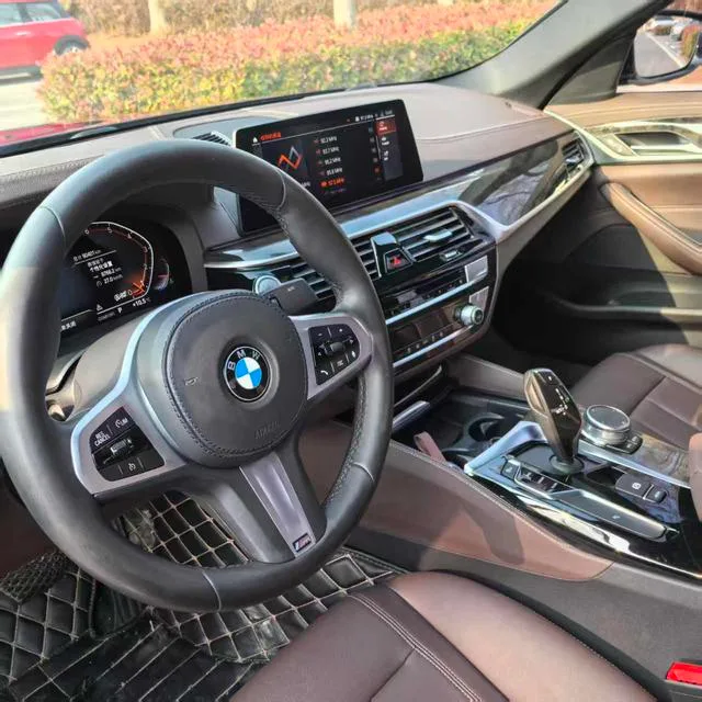 BMW 5 Series 2020 525Li M Conjunto deportivo exterior foto 5 BMW 5 Series 2020 525Li M Conjunto deportivo exterior foto 5