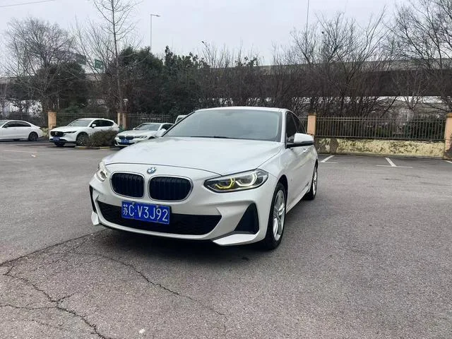 BMW 1 Series 2020 120i M Sports suit exterior photo 1 BMW 1 Series 2020 120i M Sports suit exterior photo 1