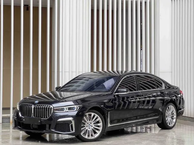 BMW 7 Series 2019 M760Li xDrive V12 Ensemble de luxe extérieur photo 1 BMW 7 Series 2019 M760Li xDrive V12 Ensemble de luxe extérieur photo 1