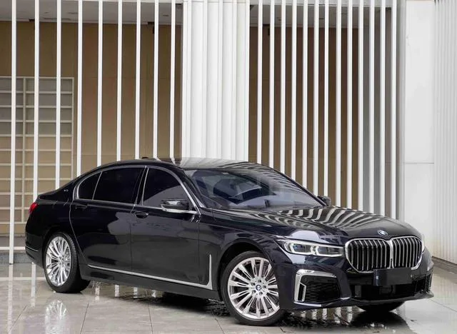 BMW 7 Series 2019 M760Li xDrive V12 Ensemble de luxe extérieur photo 3 BMW 7 Series 2019 M760Li xDrive V12 Ensemble de luxe extérieur photo 3