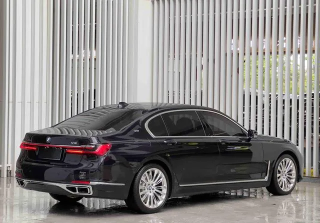 BMW 7 Series 2019 M760Li xDrive V12 Ensemble de luxe extérieur photo 4 BMW 7 Series 2019 M760Li xDrive V12 Ensemble de luxe extérieur photo 4