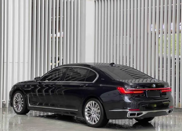BMW 7 Series 2019 M760Li xDrive V12 Ensemble de luxe extérieur photo 6 BMW 7 Series 2019 M760Li xDrive V12 Ensemble de luxe extérieur photo 6