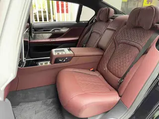 BMW 7 Series 2019 M760Li xDrive V12 Ensemble de luxe intérieur photo 12 BMW 7 Series 2019 M760Li xDrive V12 Ensemble de luxe intérieur photo 12