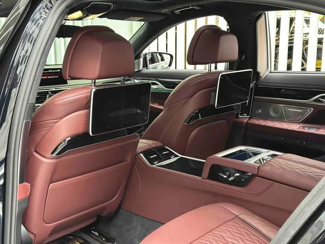 BMW 7 Series 2019 M760Li xDrive V12 Ensemble de luxe intérieur photo 13 BMW 7 Series 2019 M760Li xDrive V12 Ensemble de luxe intérieur photo 13