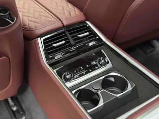 BMW 7 Series 2019 M760Li xDrive V12 Ensemble de luxe intérieur photo 14 BMW 7 Series 2019 M760Li xDrive V12 Ensemble de luxe intérieur photo 14
