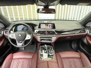 BMW 7 Series 2019 M760Li xDrive V12 Ensemble de luxe intérieur photo 15 BMW 7 Series 2019 M760Li xDrive V12 Ensemble de luxe intérieur photo 15