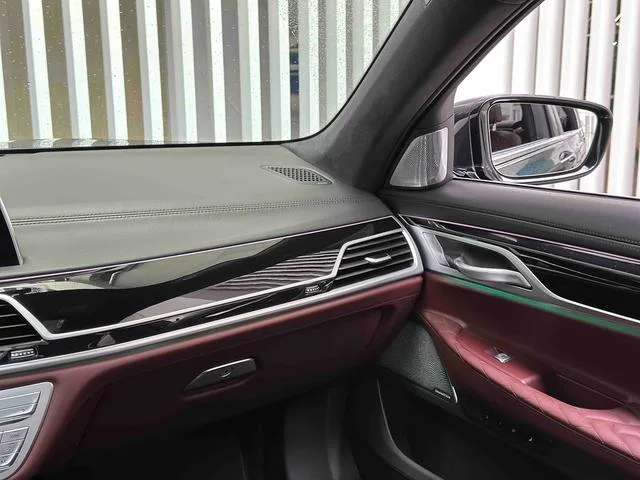 BMW 7 Series 2019 M760Li xDrive V12 Ensemble de luxe intérieur photo 18 BMW 7 Series 2019 M760Li xDrive V12 Ensemble de luxe intérieur photo 18