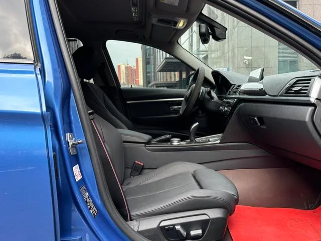 BMW 3 Series 2018 320Li M Édition de nuit sportive Yao intérieur photo 14 BMW 3 Series 2018 320Li M Édition de nuit sportive Yao intérieur photo 14