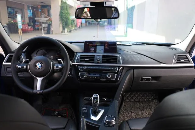 BMW 3 Series 2019 320Li M Ensemble de sport intérieur photo 7 BMW 3 Series 2019 320Li M Ensemble de sport intérieur photo 7