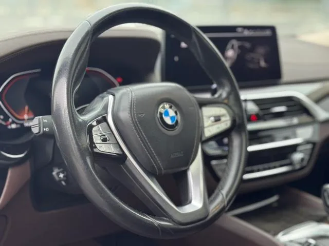 BMW 5 Series 2021 525Li Luxury Set interior photo 8 BMW 5 Series 2021 525Li Luxury Set interior photo 8