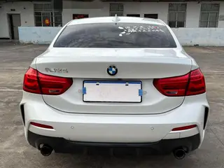 BMW 1 Series 2021 120i M Edición nocturna deportiva exterior foto 4 BMW 1 Series 2021 120i M Edición nocturna deportiva exterior foto 4