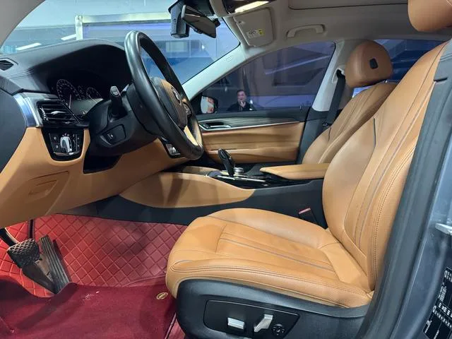 BMW 6 Series GT 2019 630i Luxury Design Set interior photo 11 BMW 6 Series GT 2019 630i Luxury Design Set interior photo 11