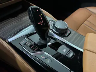 BMW 6 Series GT 2019 630i Luxury Design Set interior photo 14 BMW 6 Series GT 2019 630i Luxury Design Set interior photo 14