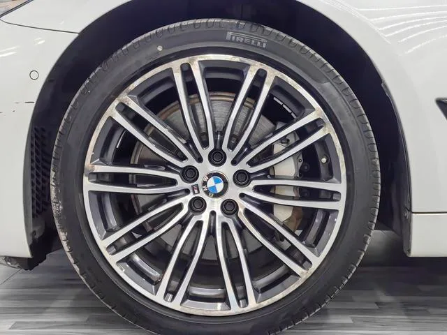 BMW 5 Series 2019 530Li xDrive M Sports suit exterior photo 5 BMW 5 Series 2019 530Li xDrive M Sports suit exterior photo 5