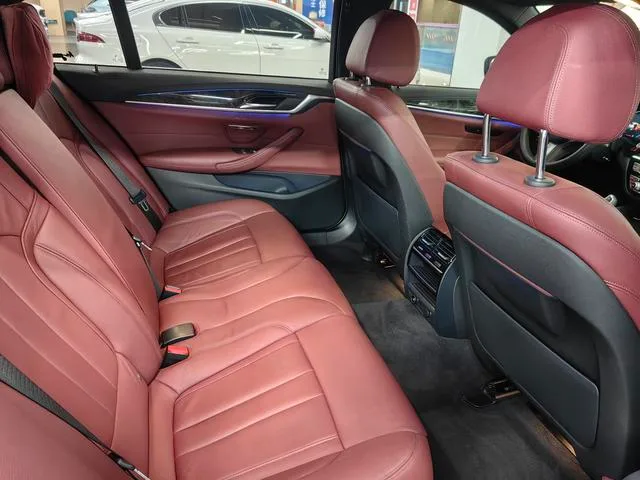 BMW 5 Series 2019 530Li xDrive M Sports suit interior photo 11 BMW 5 Series 2019 530Li xDrive M Sports suit interior photo 11