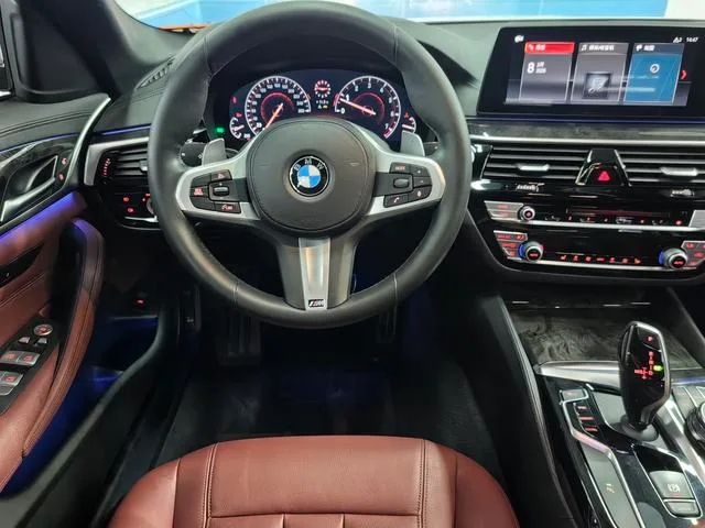 BMW 5 Series 2019 530Li xDrive M Sports suit interior photo 14 BMW 5 Series 2019 530Li xDrive M Sports suit interior photo 14