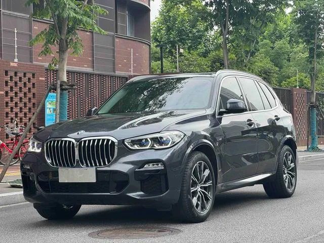 BMW X5 2020 xDrive40i M Ensemble de sport extérieur photo 1 BMW X5 2020 xDrive40i M Ensemble de sport extérieur photo 1