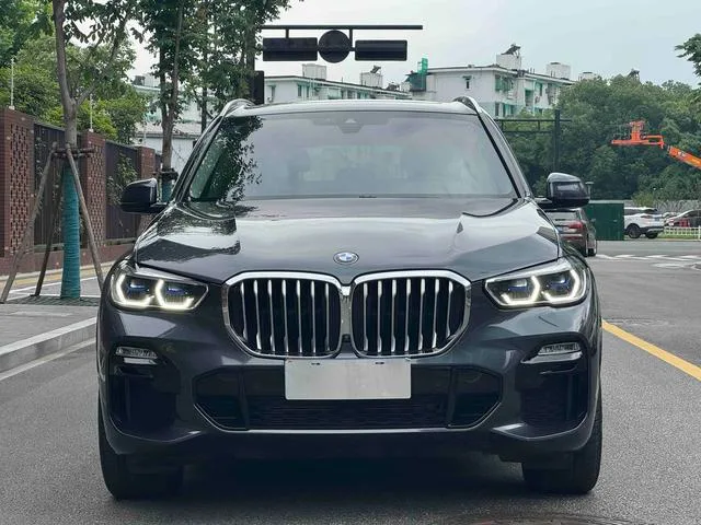 BMW X5 2020 xDrive40i M Ensemble de sport extérieur photo 2 BMW X5 2020 xDrive40i M Ensemble de sport extérieur photo 2