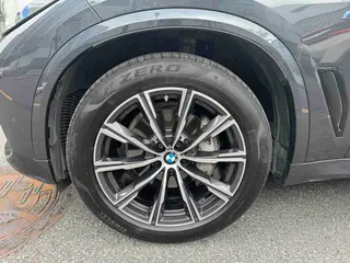 BMW X5 2020 xDrive40i M Ensemble de sport extérieur photo 5 BMW X5 2020 xDrive40i M Ensemble de sport extérieur photo 5