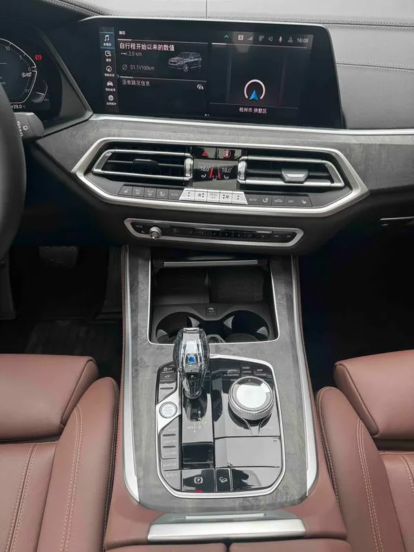 BMW X5 2020 xDrive40i M Ensemble de sport intérieur photo 15 BMW X5 2020 xDrive40i M Ensemble de sport intérieur photo 15
