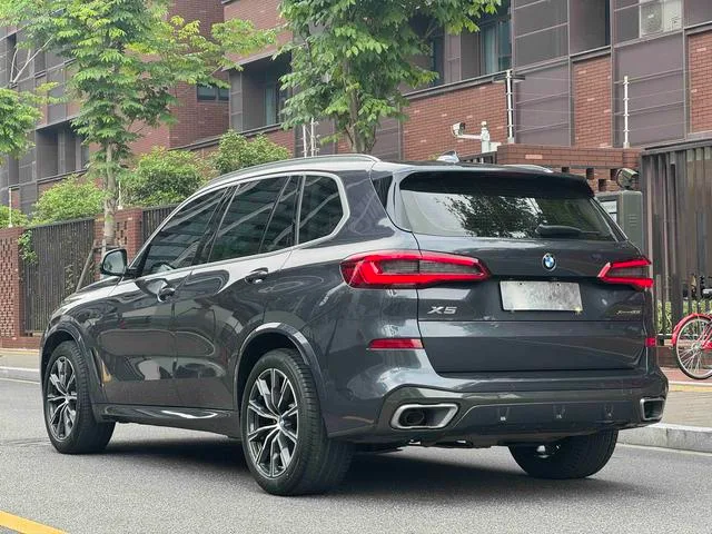BMW X5 2020 xDrive40i M Ensemble de sport intérieur photo 17 BMW X5 2020 xDrive40i M Ensemble de sport intérieur photo 17