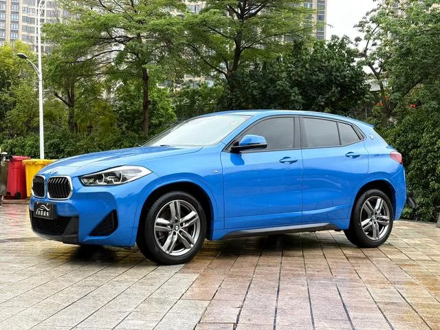 BMW X2 2021 sDrive25i Tipo de lujo M Traje todoterreno exterior foto 1 BMW X2 2021 sDrive25i Tipo de lujo M Traje todoterreno exterior foto 1