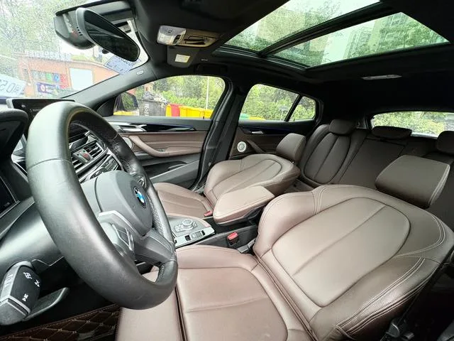 BMW X2 2021 sDrive25i Tipo de lujo M Traje todoterreno interior foto 10 BMW X2 2021 sDrive25i Tipo de lujo M Traje todoterreno interior foto 10