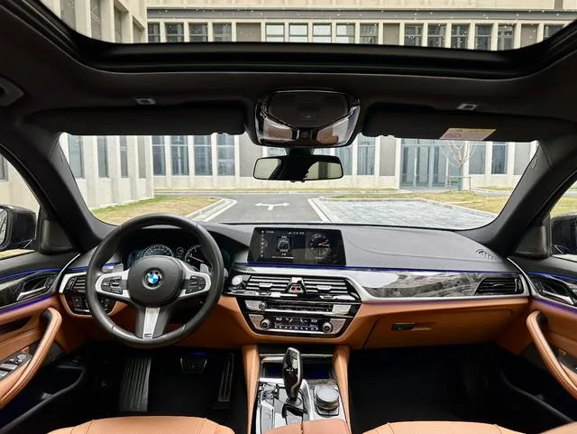 BMW 5 Series 2018 Restyling 530Li Premium Class M Sports suit exterior photo 5 BMW 5 Series 2018 Restyling 530Li Premium Class M Sports suit exterior photo 5