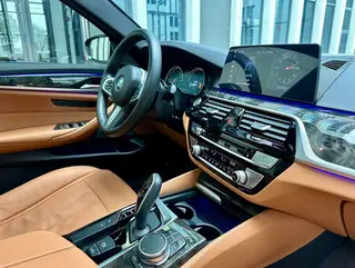 BMW 5 Series 2018 Restyling 530Li Premium Class M Sports suit exterior photo 7 BMW 5 Series 2018 Restyling 530Li Premium Class M Sports suit exterior photo 7