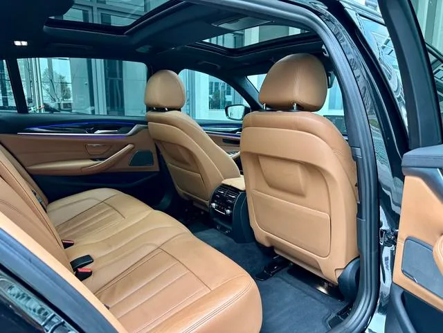 BMW 5 Series 2018 Restyling 530Li Premium Class M Sports suit interior photo 12 BMW 5 Series 2018 Restyling 530Li Premium Class M Sports suit interior photo 12